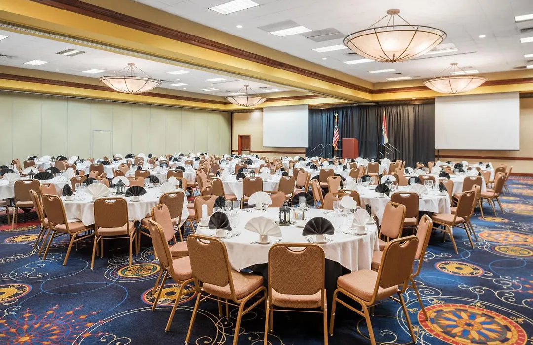 Capitol Plaza Hotel Jefferson City-1